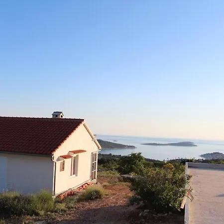 Holiday home Robinzonski Turizam 