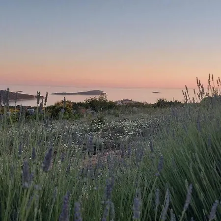 Holiday home Robinzonski Turizam 