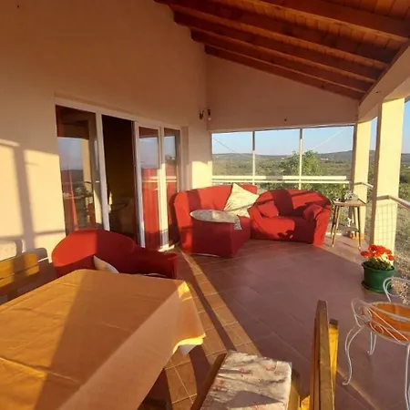 Vakantiehuis Robinzonski Turizam 