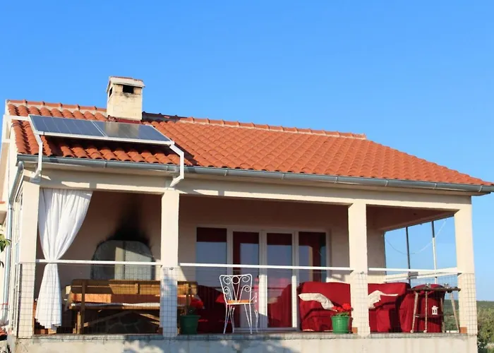 Vakantiehuis Robinzonski Turizam 