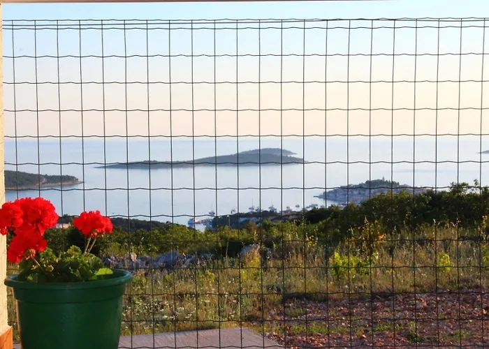 Vakantiehuis Robinzonski Turizam 