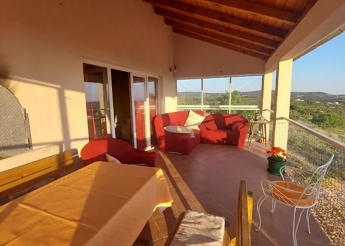 Vakantiehuis Robinzonski Turizam 